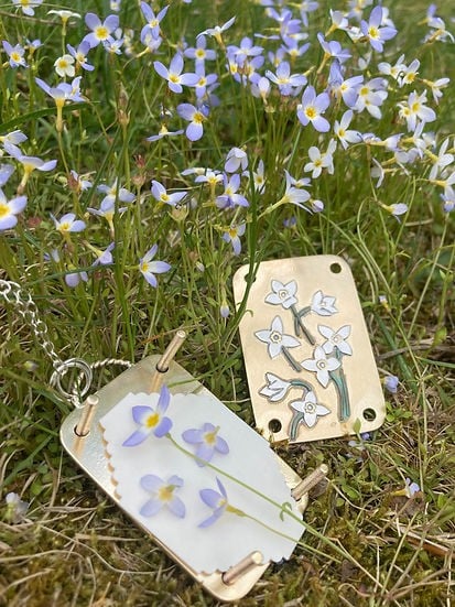 BloomPocket™ – Tragbare Blumenpresse