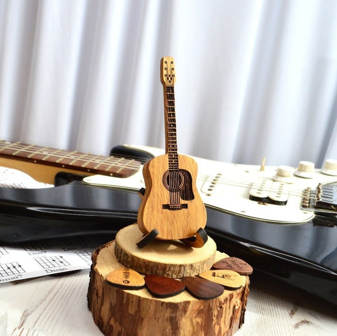 GuitarHolder™ - Personalisierte Plektren-Box