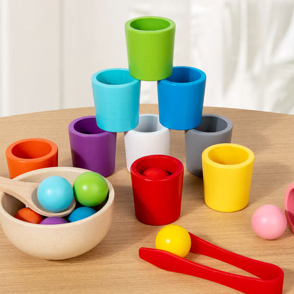 BrightCups™ –   Bunte Lernspielzeuge