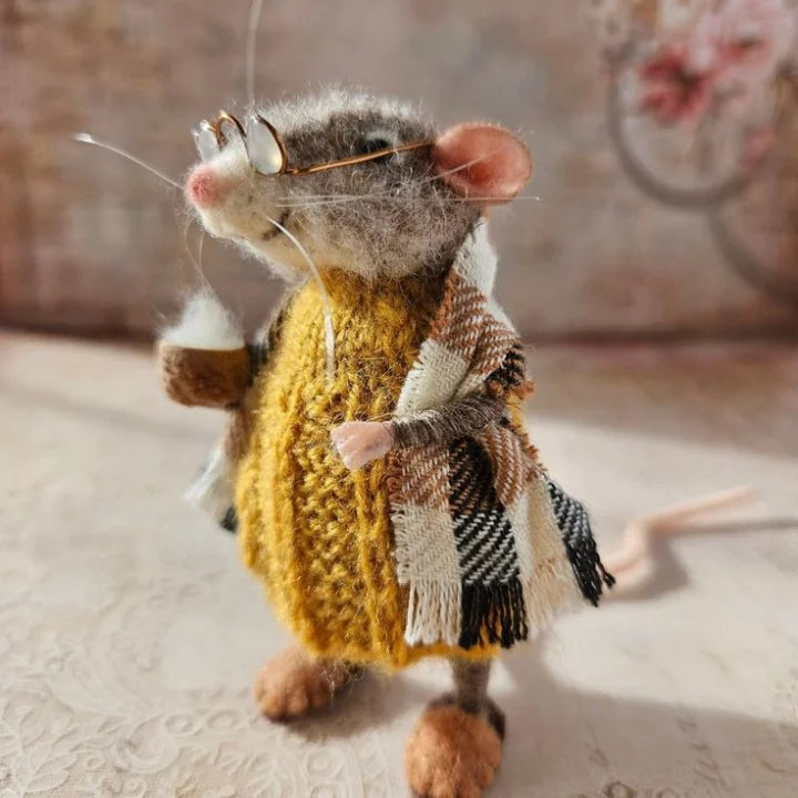 WhiskerWool™ – Handgefertigte, nadelfilzte Maus