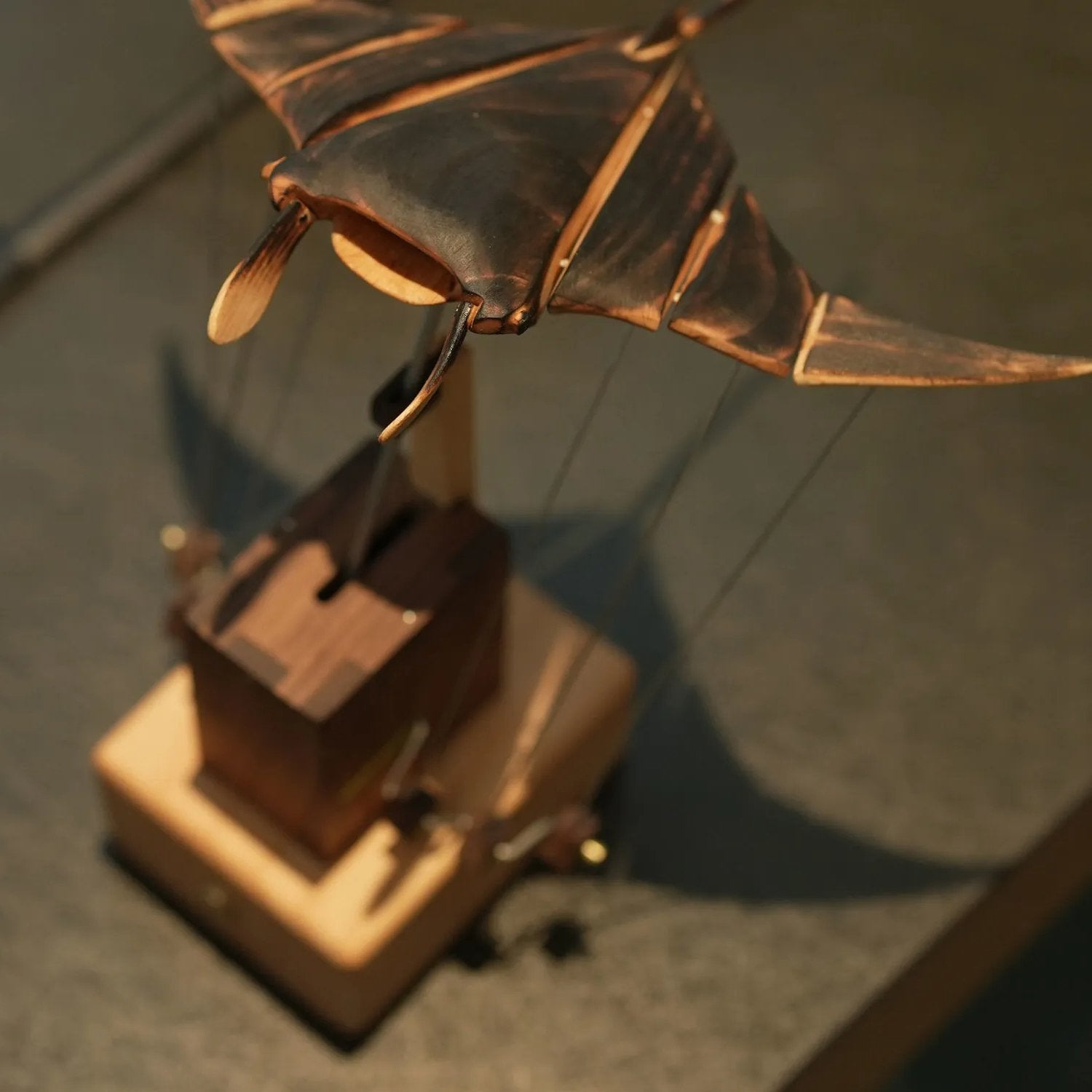 MantaGlide™ – Handgefertigter bionischer Mantarochen