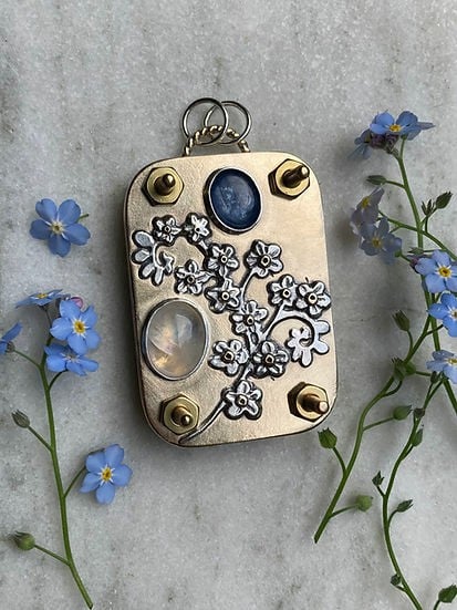BloomPocket™ – Tragbare Blumenpresse