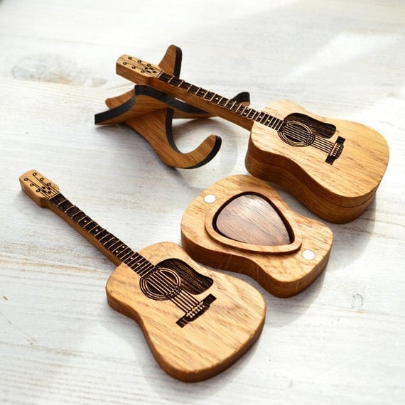 GuitarHolder™ - Personalisierte Plektren-Box