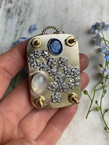 BloomPocket™ – Tragbare Blumenpresse