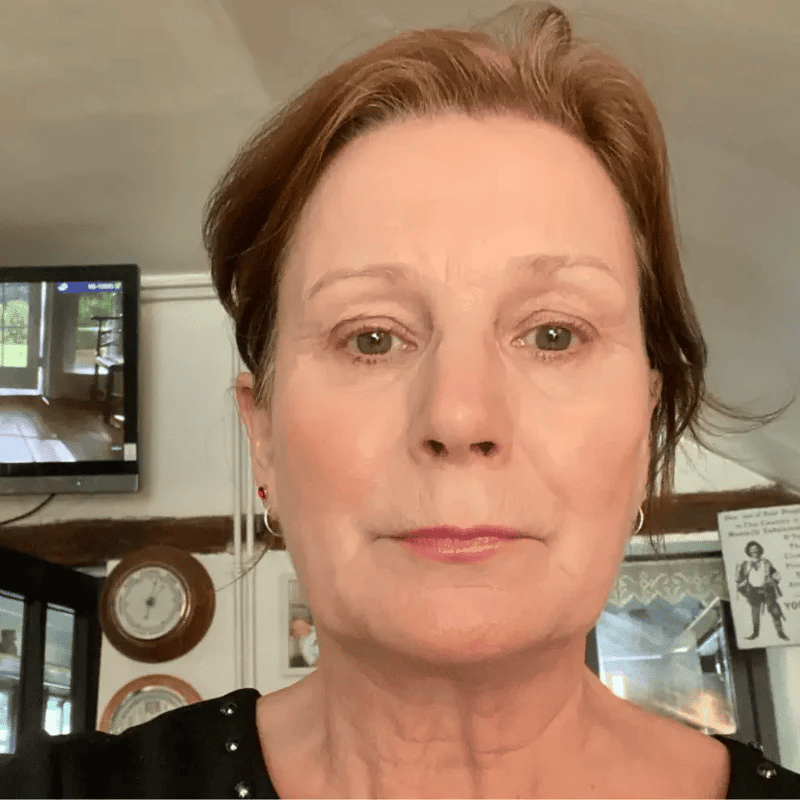 50% RABATT | ToneLume™ | Hydrating Foundation Stick mit SPF