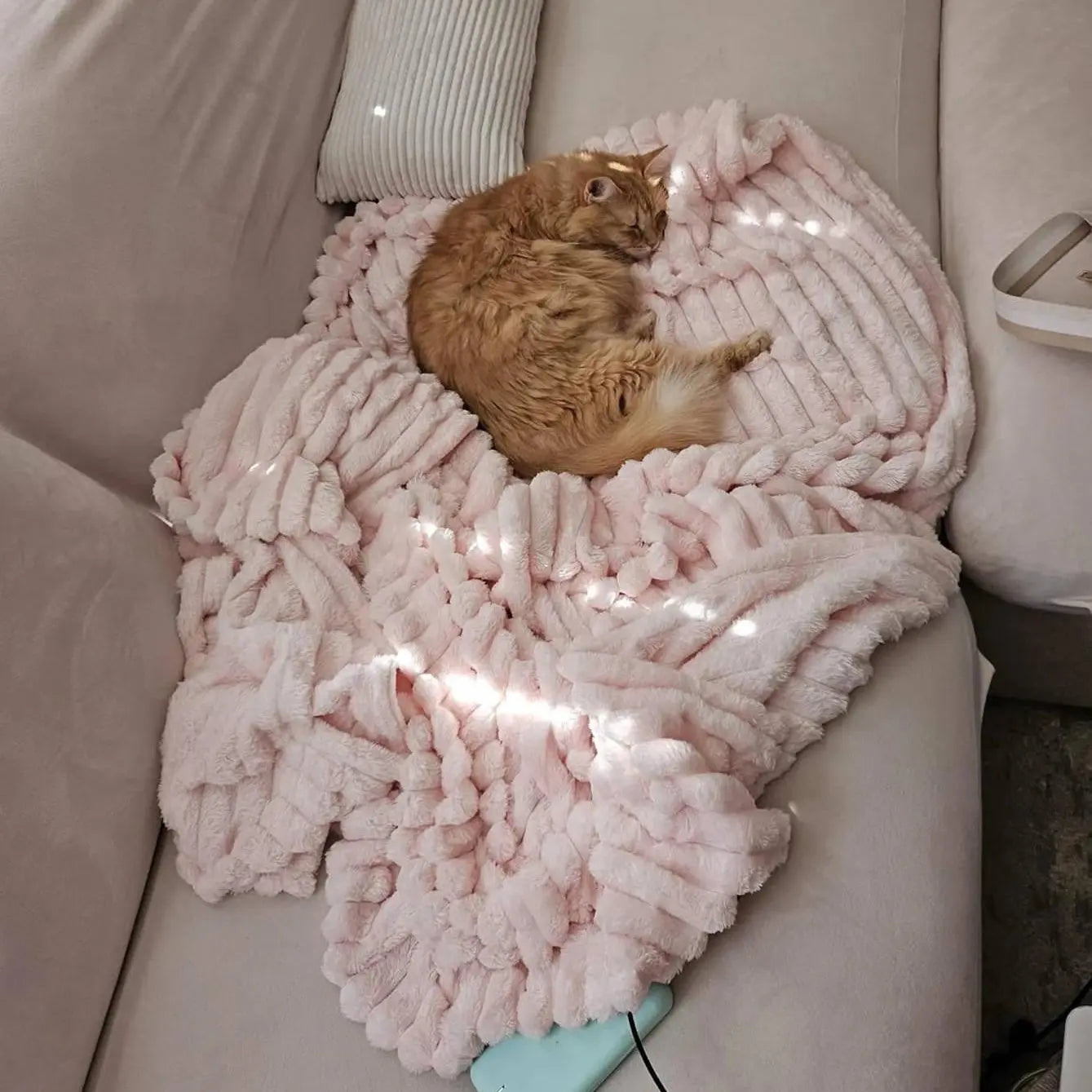 Bedsure Gestreifte Decke – Ultraweich, Leicht und Kuschelig für Alle Jahreszeiten!