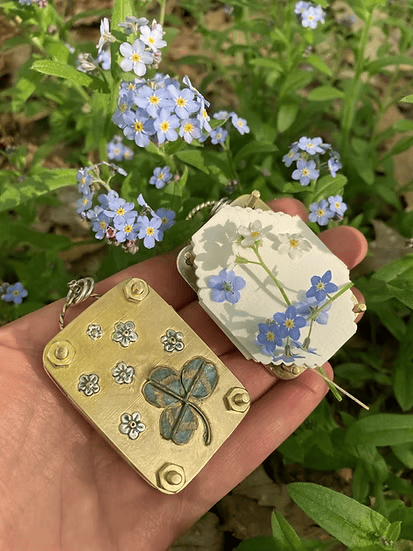 BloomPocket™ – Tragbare Blumenpresse