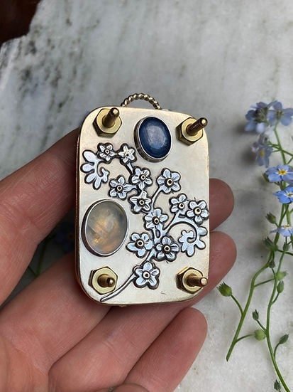 BloomPocket™ – Tragbare Blumenpresse