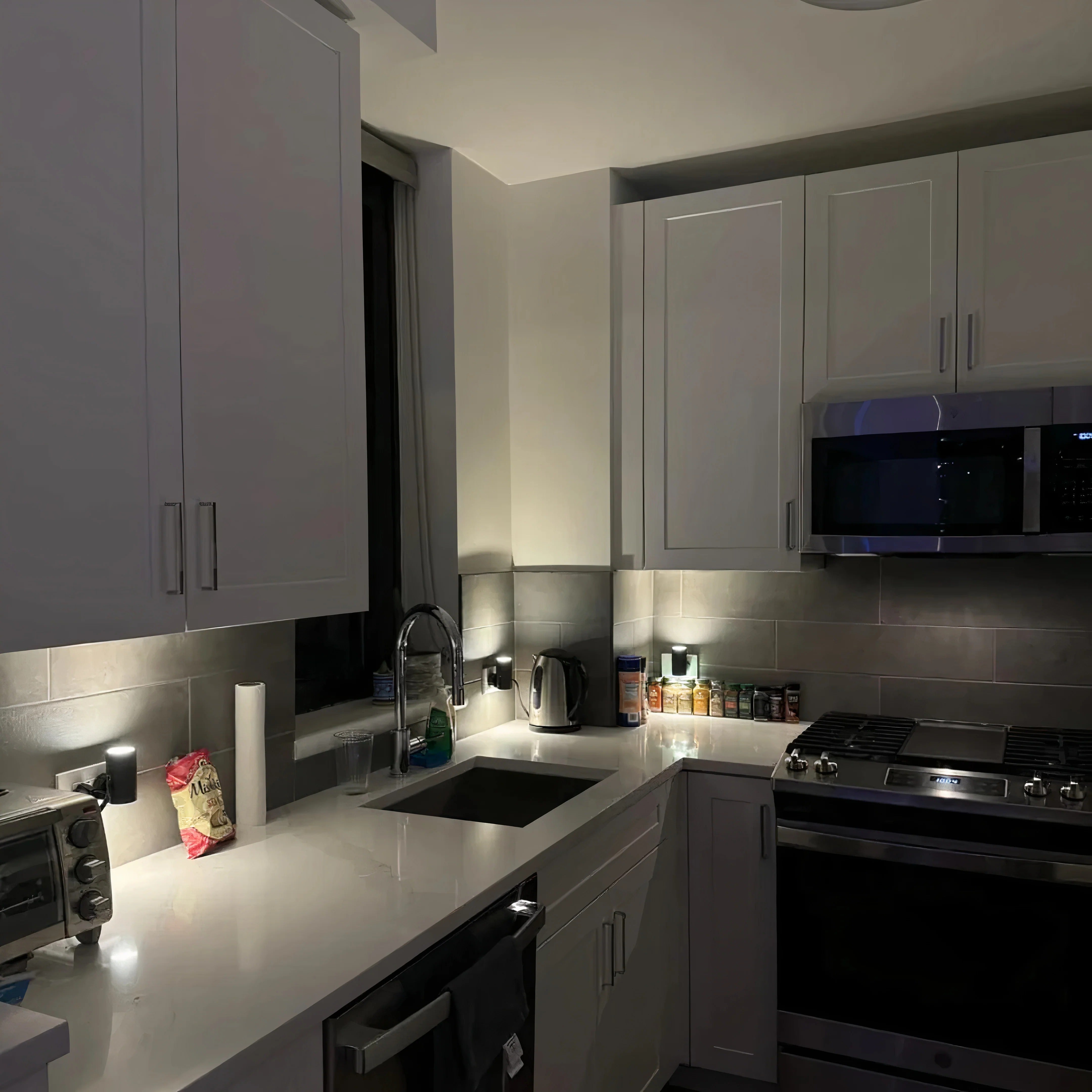 EcoGlow™ – LED-Nachtlicht für Steckdose