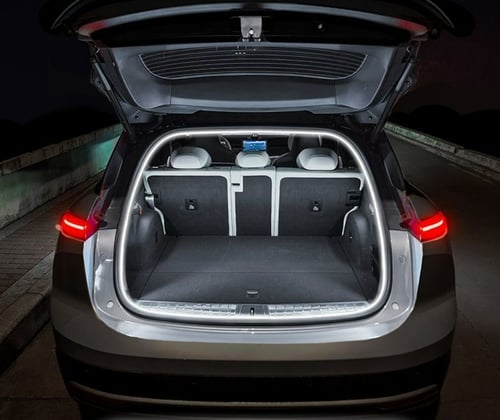 TrunkGlow – Dynamischer LED-Lichtstreifen für dein Autoinnere