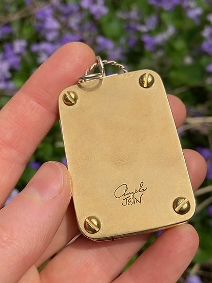 BloomPocket™ – Tragbare Blumenpresse