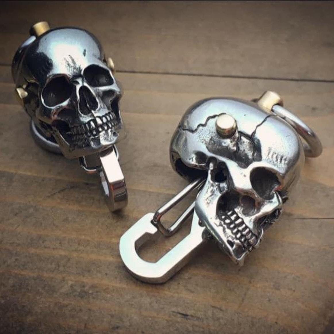 GrimTorque™ - Handgefertigter Skull-Schlüsselanhänger aus Kolben