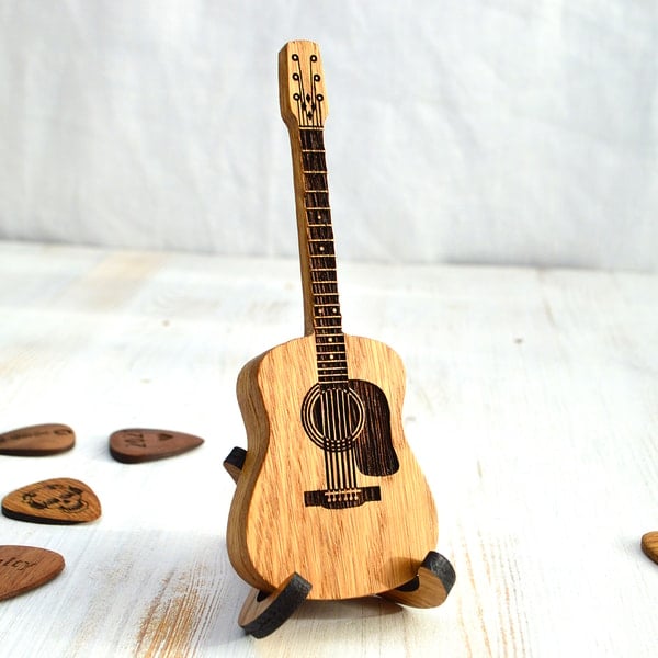 GuitarHolder™ - Personalisierte Plektren-Box