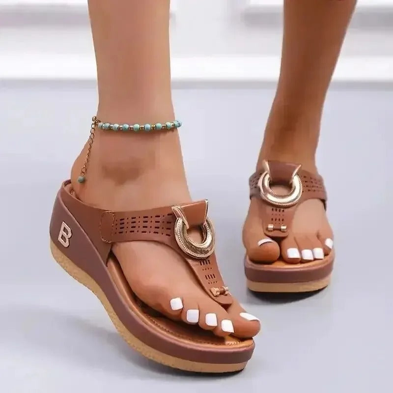 Quenilda | Elegante Zehentrenner-Komfortsandalen
